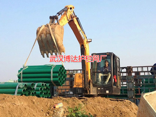 天河機場(chǎng)公路護欄板送貨